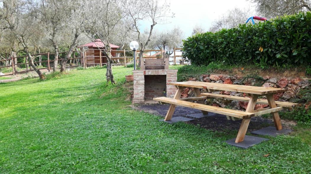 Nell'Antica Torre Di Fronte A Siena Apartamento Exterior foto